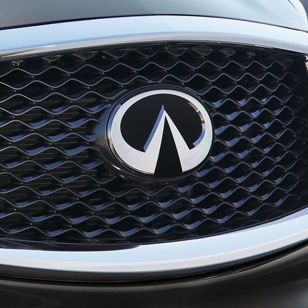 Leading the way is QX50’s signature double-arch grille.