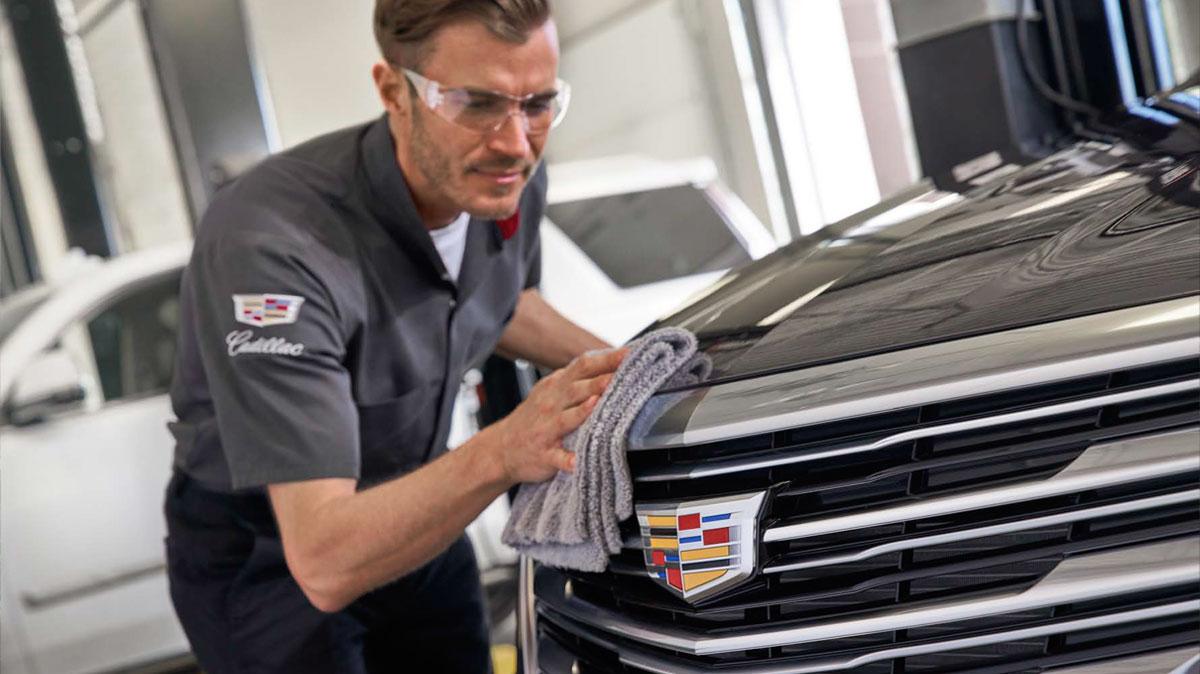 Cadillac Service Tech Polishing Front Grill
