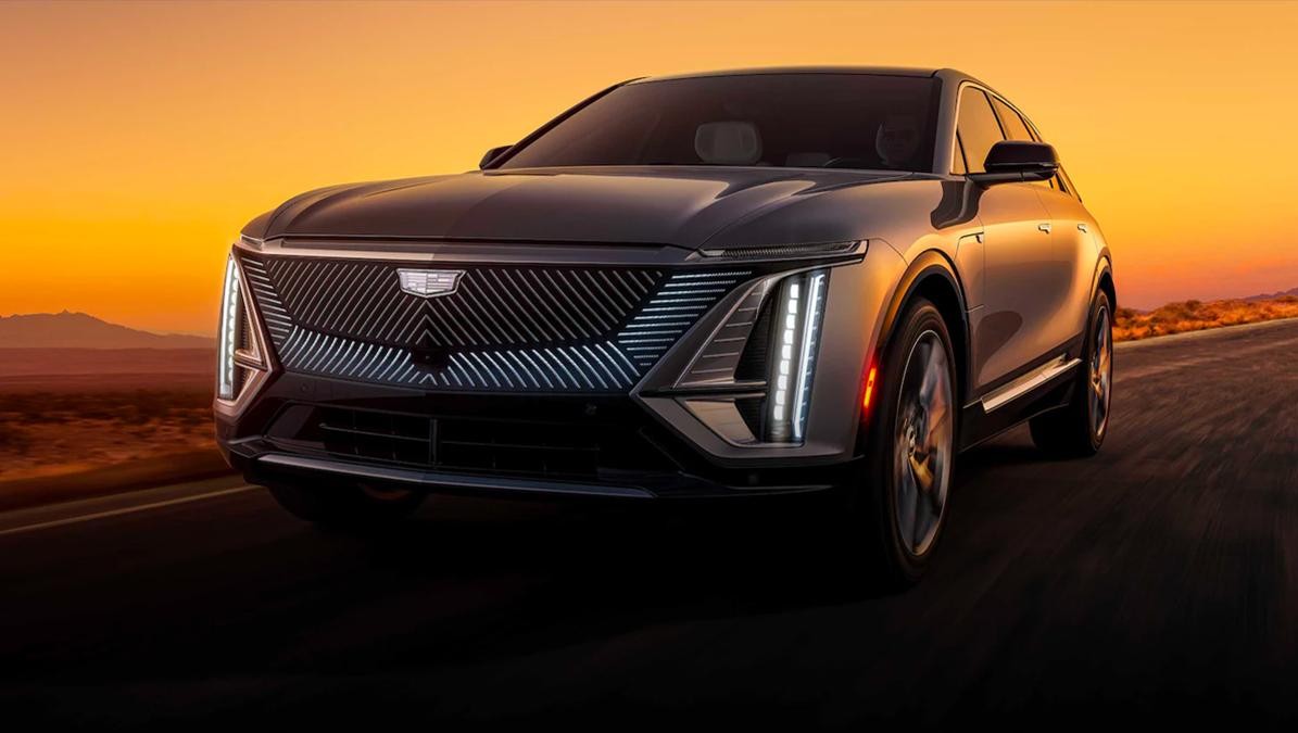 2023 Cadillac LYRIQ All-Electric SUV Front Three-Quarters View