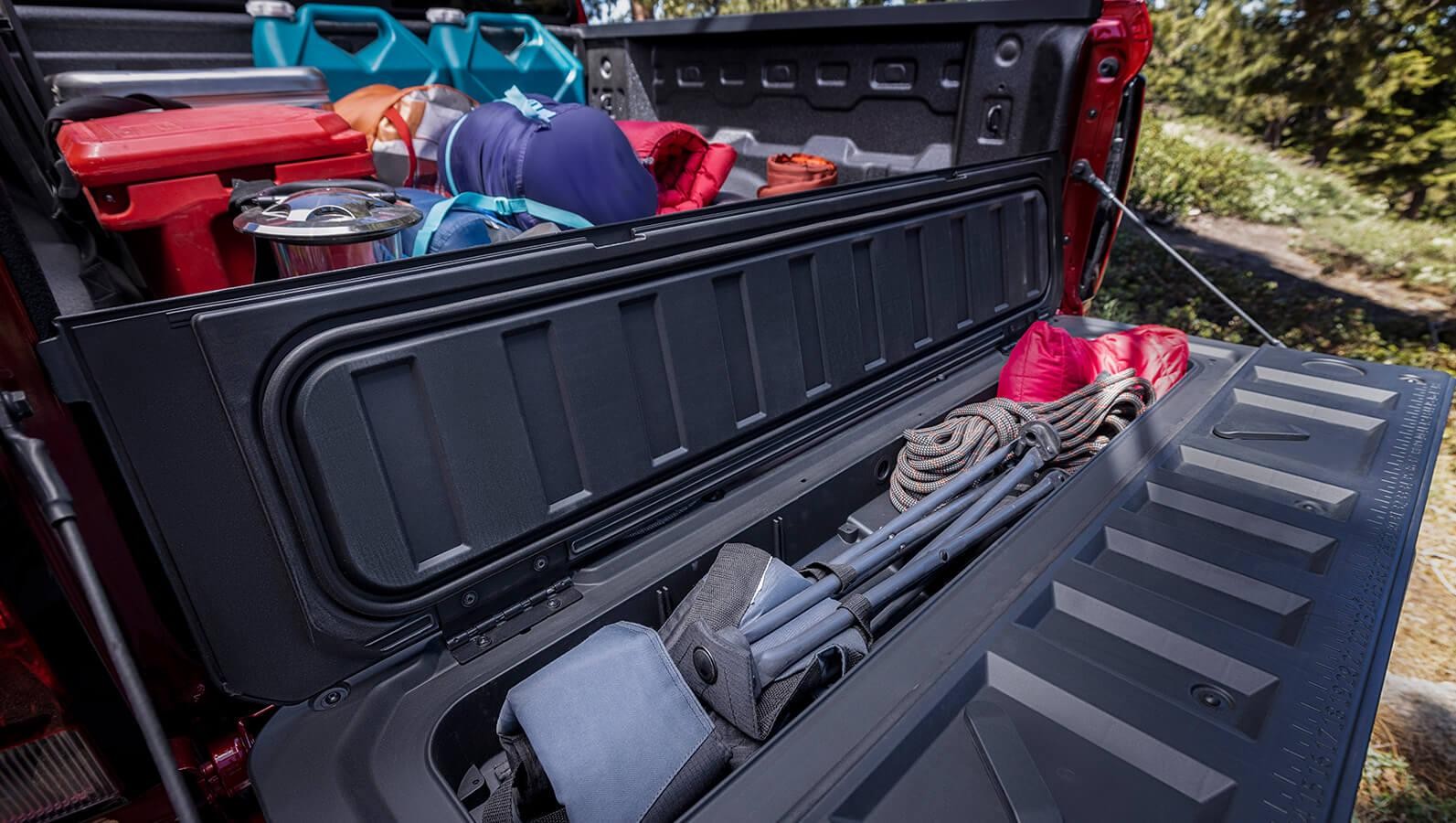 2023 Chevrolet Colorado tailgate view.