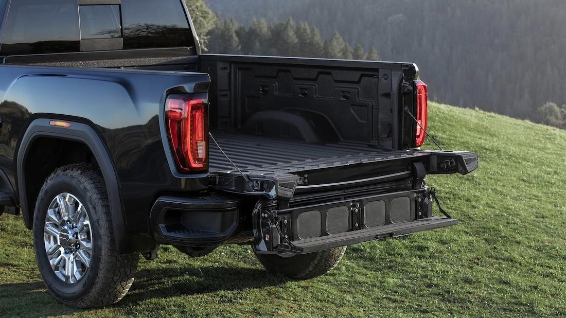 2020 GMC Sierra Denali HD Luxury Truck Full Width Step