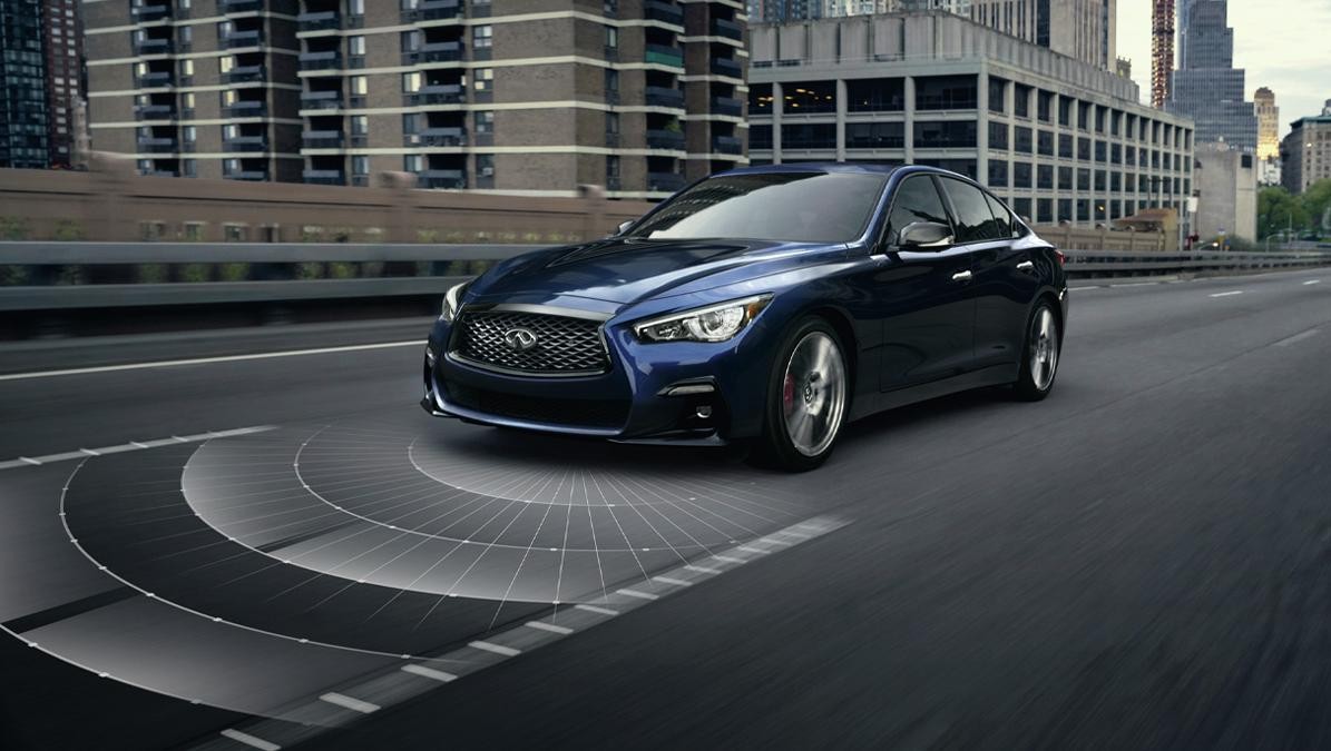 Image showing the emergency braking range of INFINITI Q50