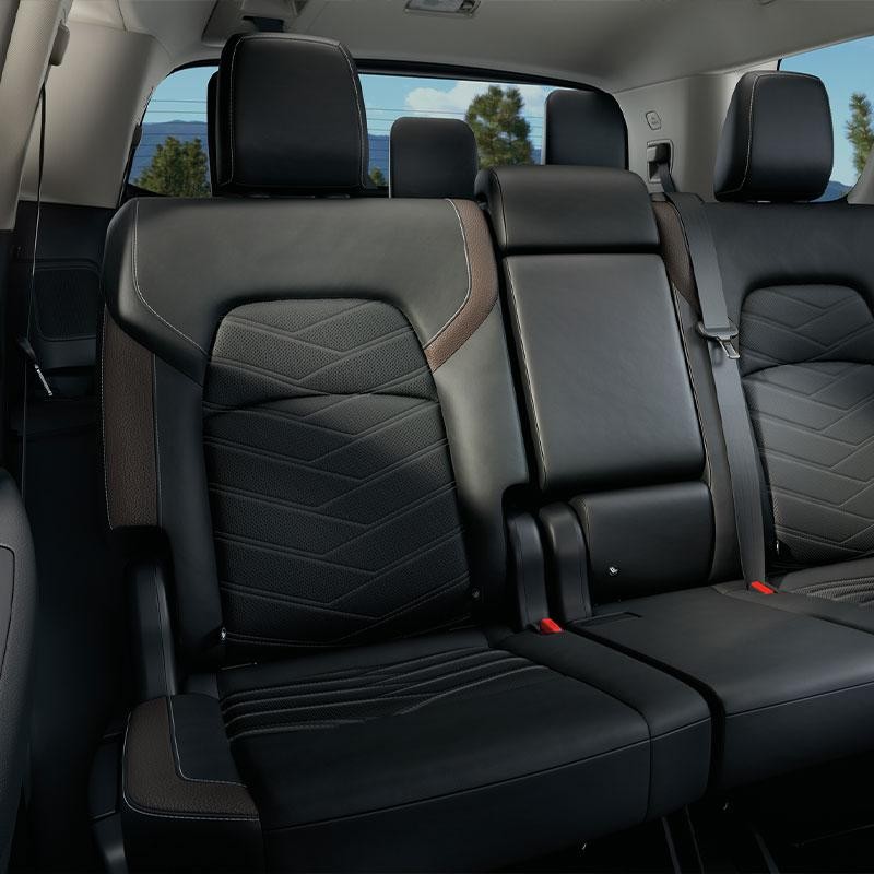 2025 Nissan Pathfinder interior back seats