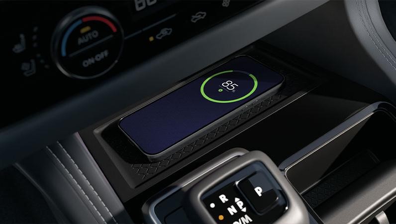 2025 Nissan Pathfinder interior wireless charging