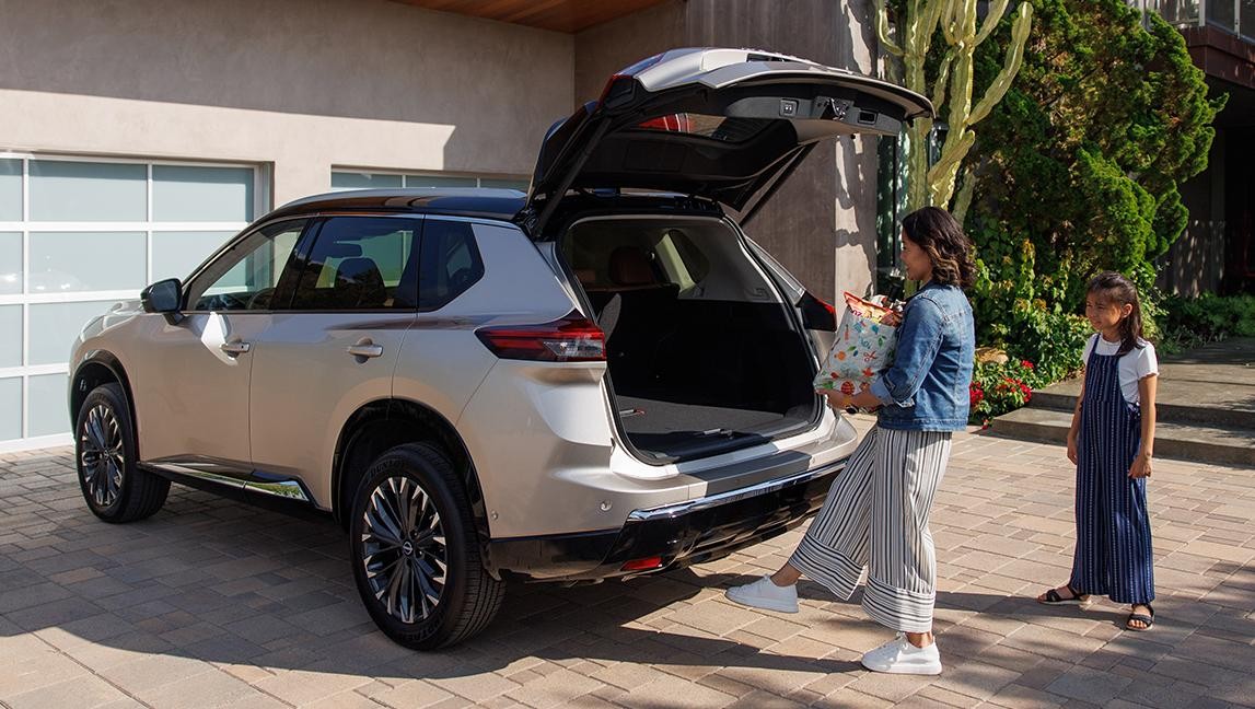 2024 Nissan Rogue® Motion Activated Liftgate