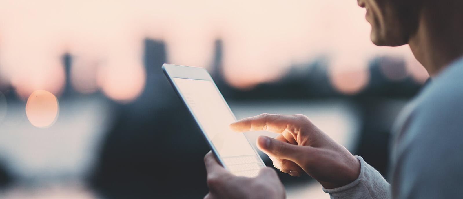 Man using a tablet computer