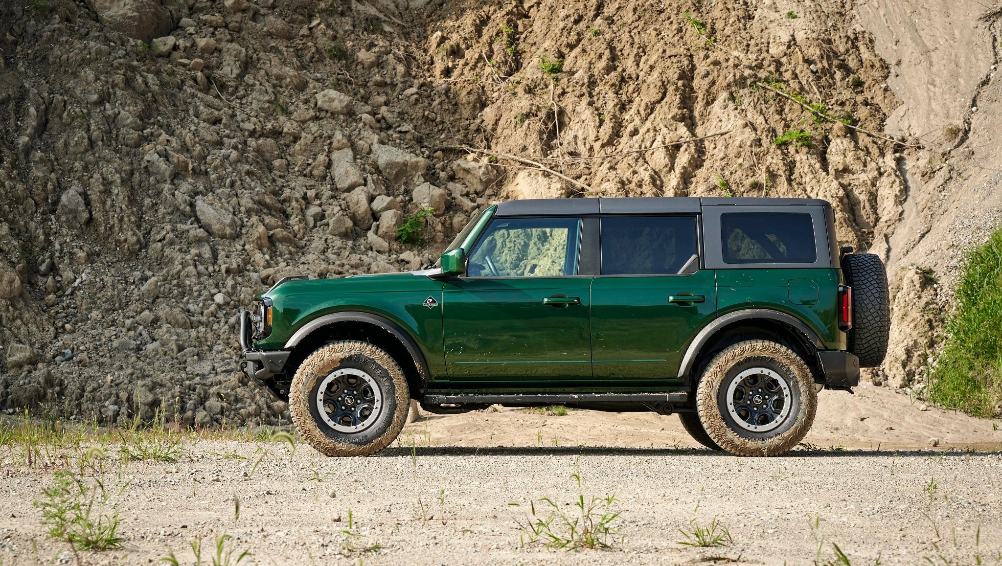 2022 Ford Bronco Profile