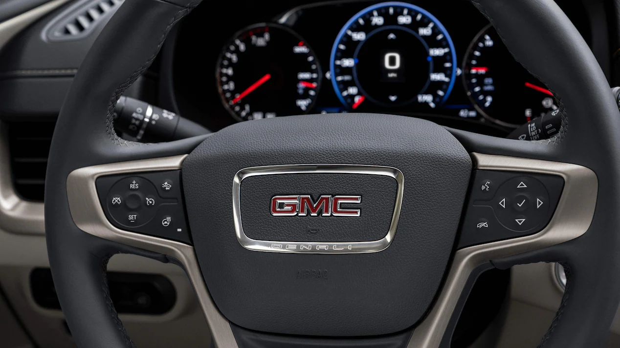 2023 GMC Steering & Dash