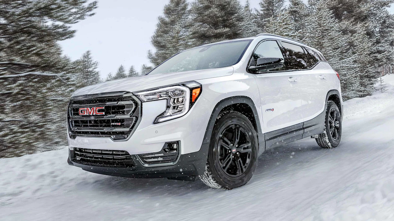 2023 Buick Enclave Driving in Snow