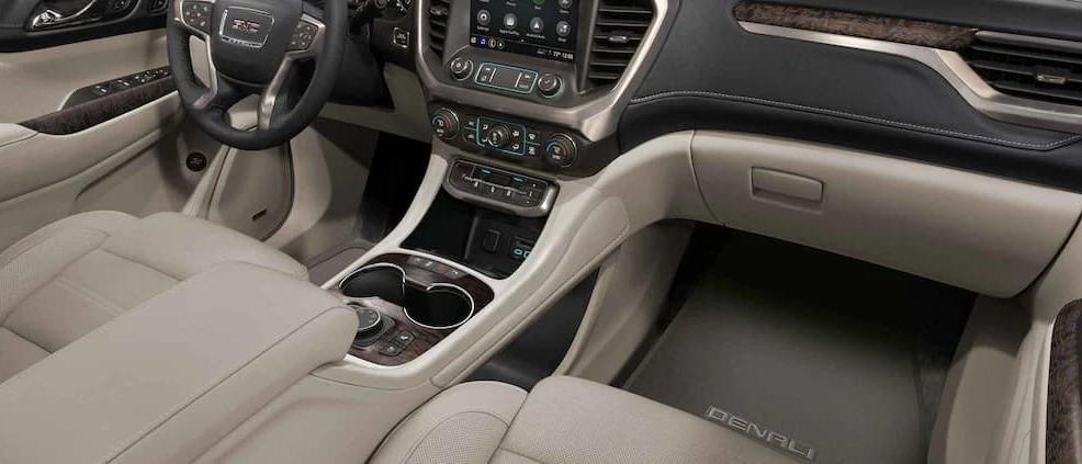 2022 GMC Acadia front seats and console