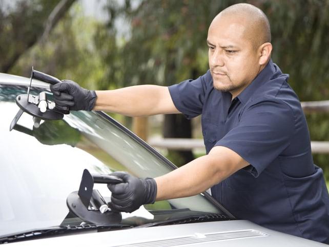 Replacing a damaged windshield