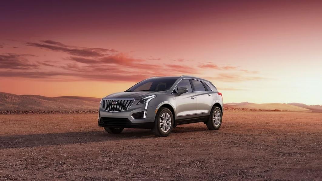 2023 Cadillac XT5 Drivers side view