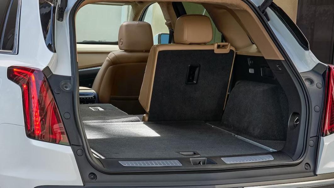 2023 Cadillac XT5 Storage space with seats down