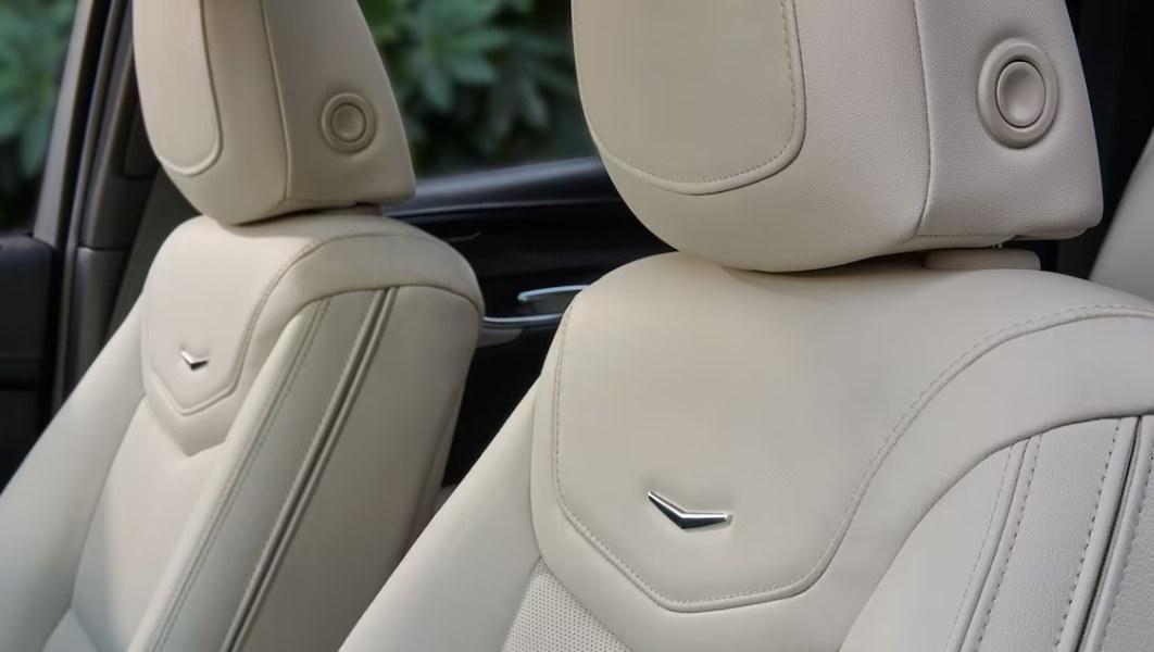 2023 Cadillac XT5 leather seats