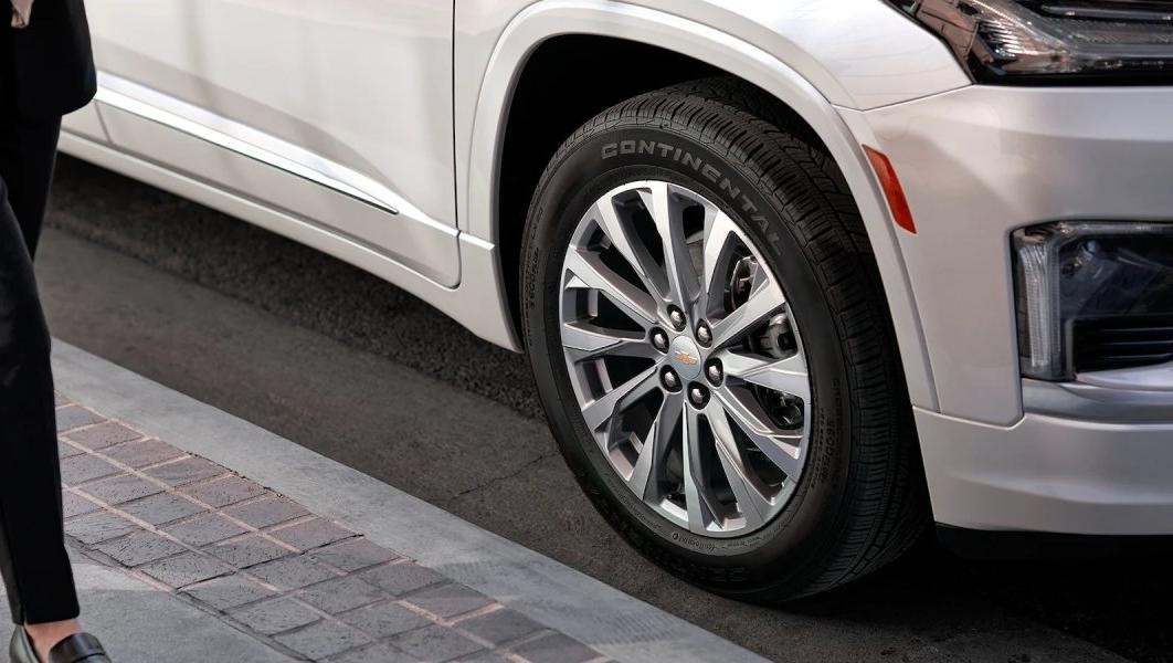 2023 Chevy Traverse wheels