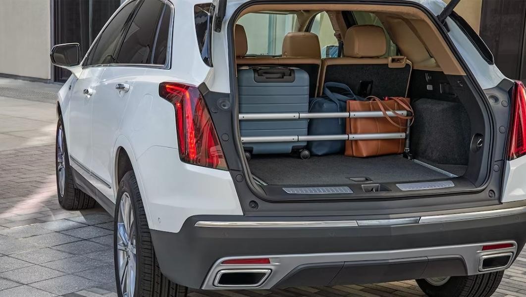 2023 Cadillac XT5 Trunk size