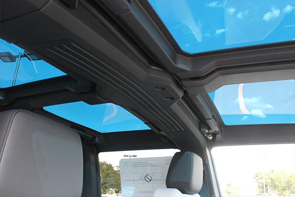 VIew the GMC Hummer EV Edition Infinity Roof