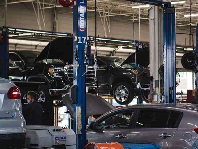 Auto Service & Repair Center at Dave Sinclair Buick GMC in SAINT LOUIS