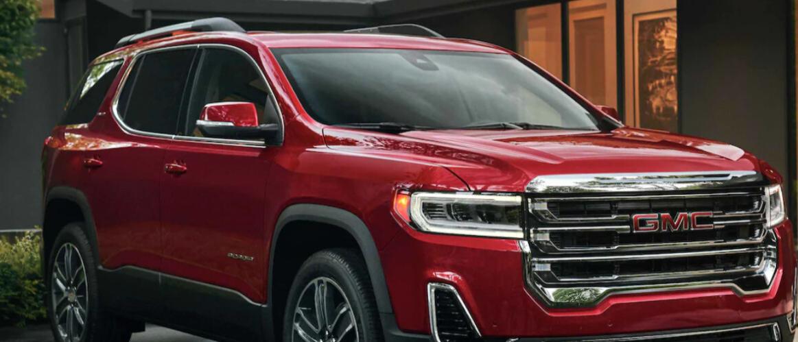 How comfortable is the 2022 GMC Acadia for long family trips?