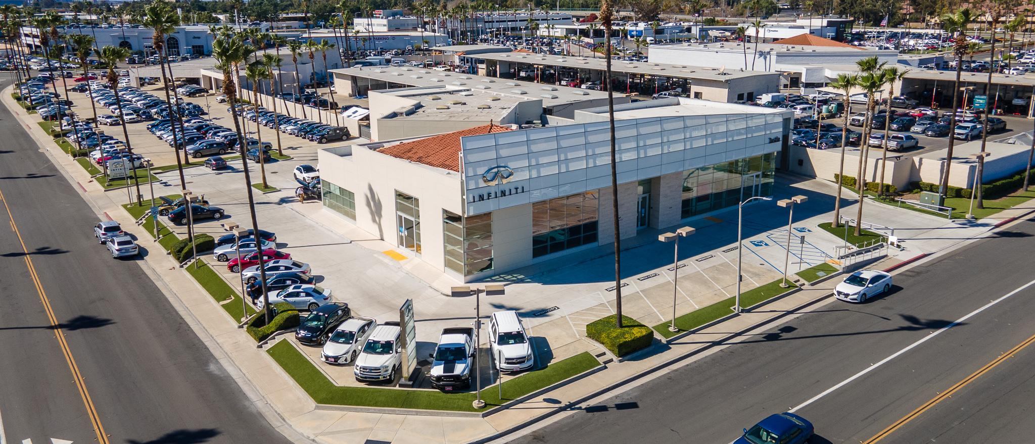 Exterior view of AutoNation INFINITI Tustin from the street