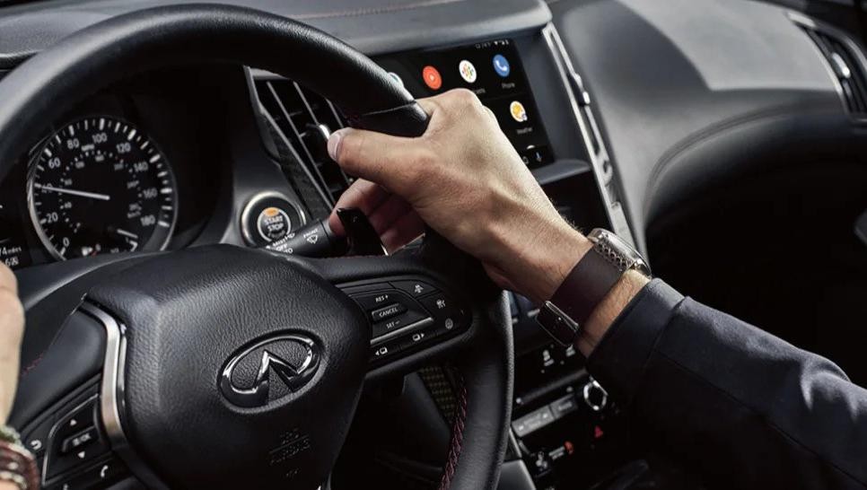 Infiniti Q50 vs. Nissan Maxima Interior