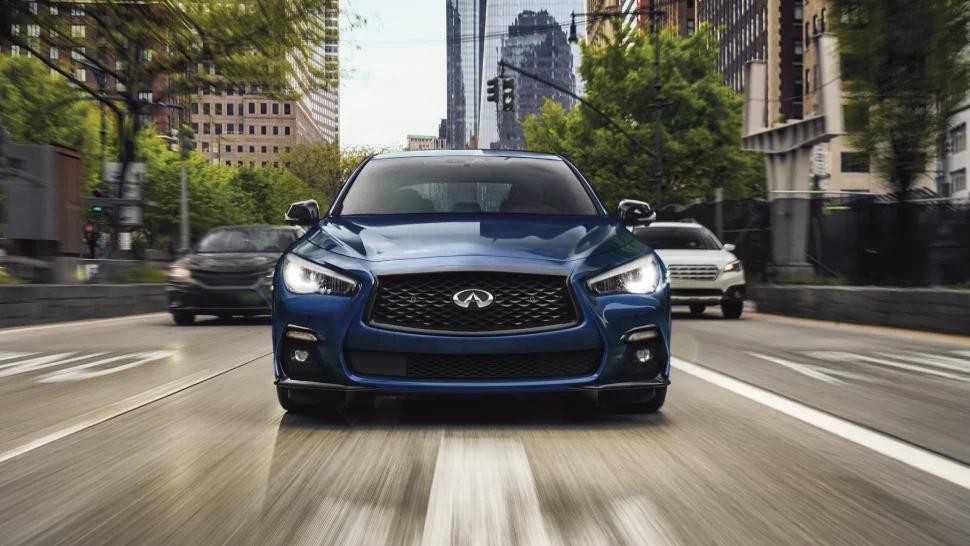 Infiniti Q50 vs. Nissan Maxima Engine & Performance