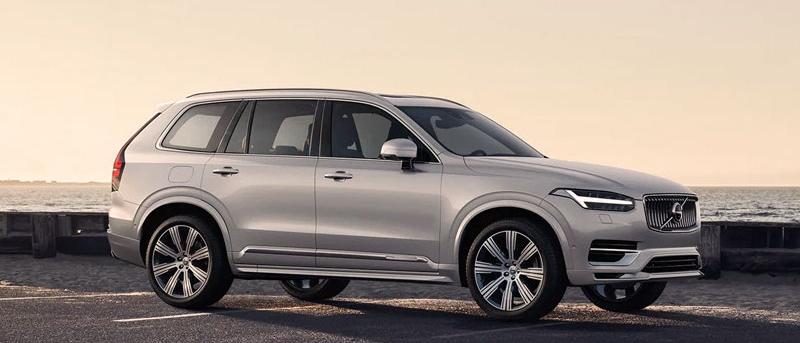 Volvo XC90 parked on the shoreline