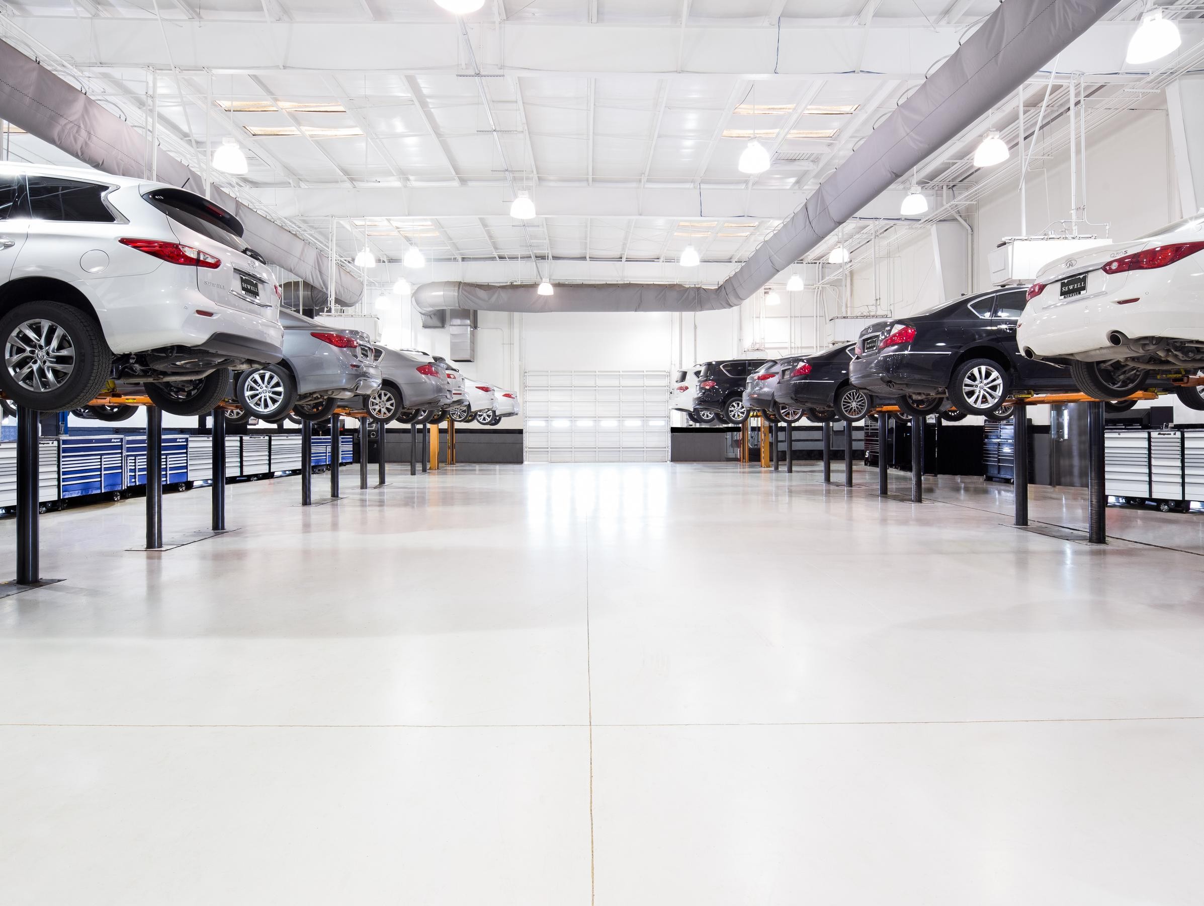 Service bays at Sewell INFINITI of North Houston