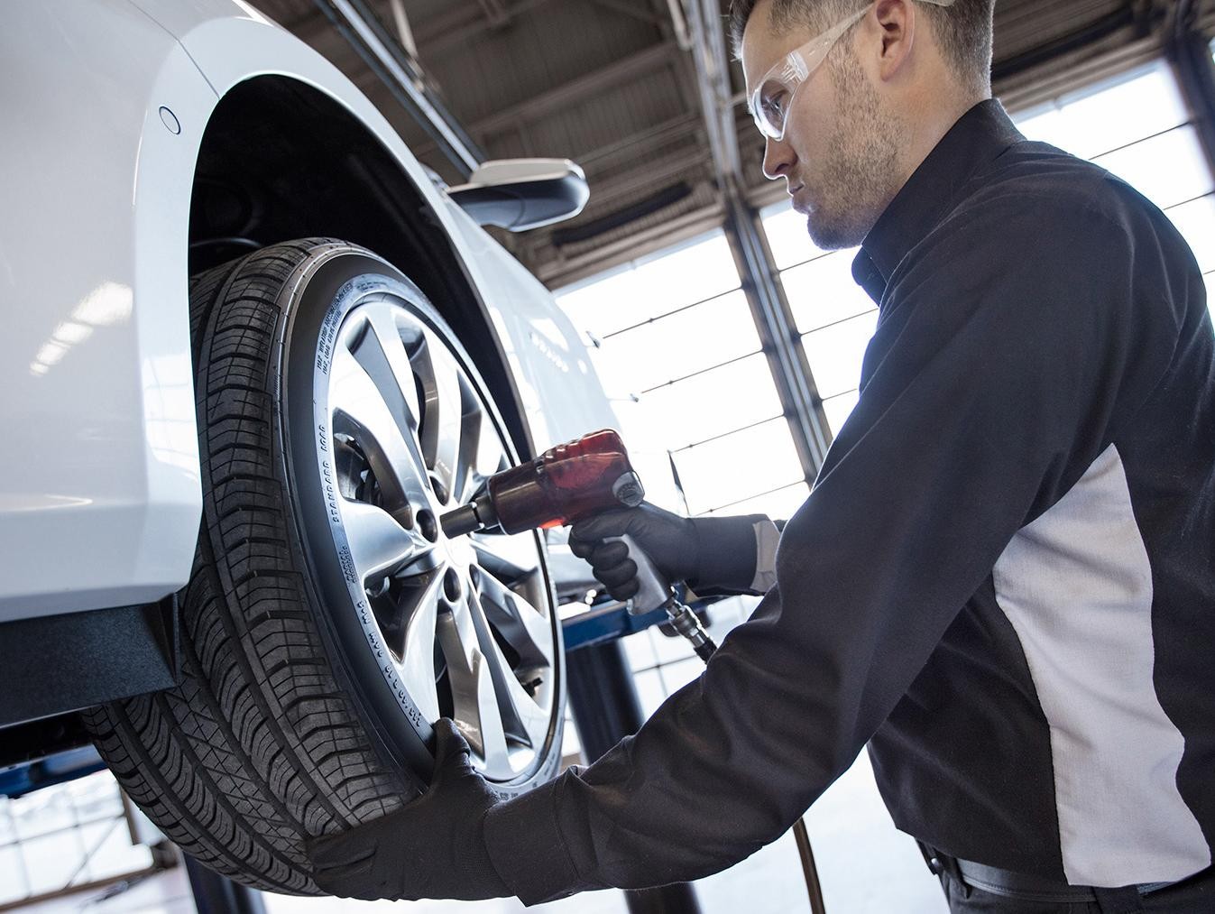 Tire changing in service bay