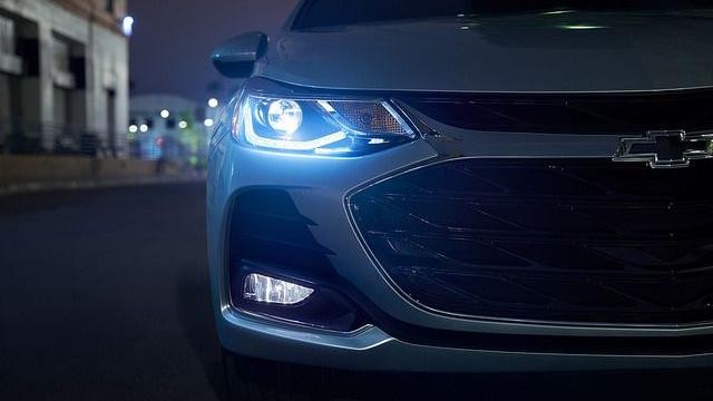 2019 Cruze Chevy light