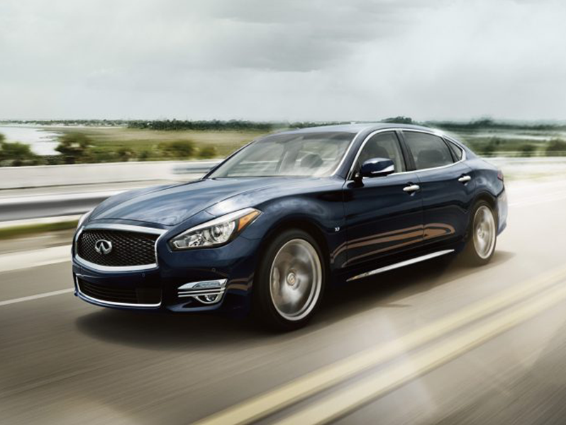 Front view of 2019 Q70L driving on road